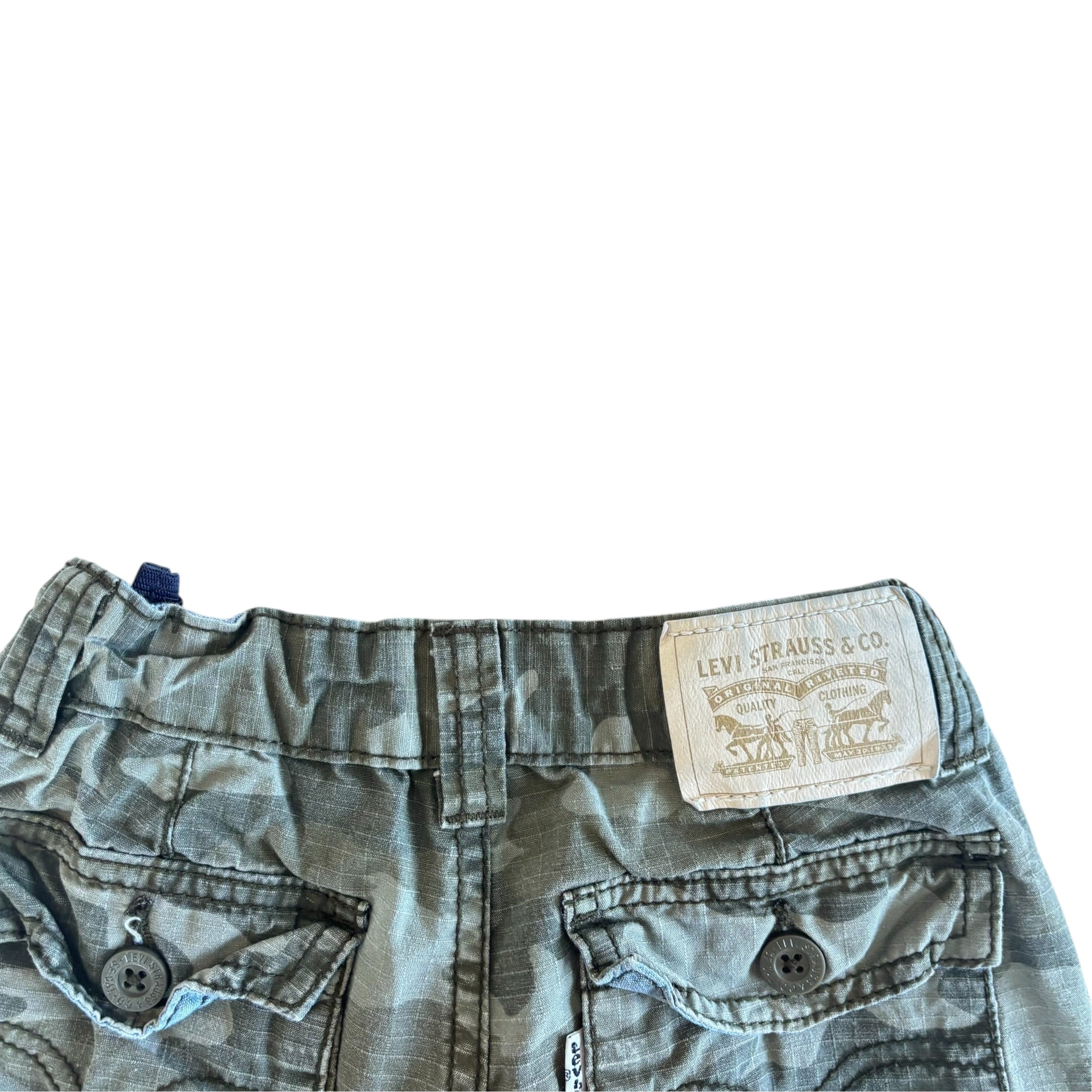 Levis Camo Cargo Shorts (5)