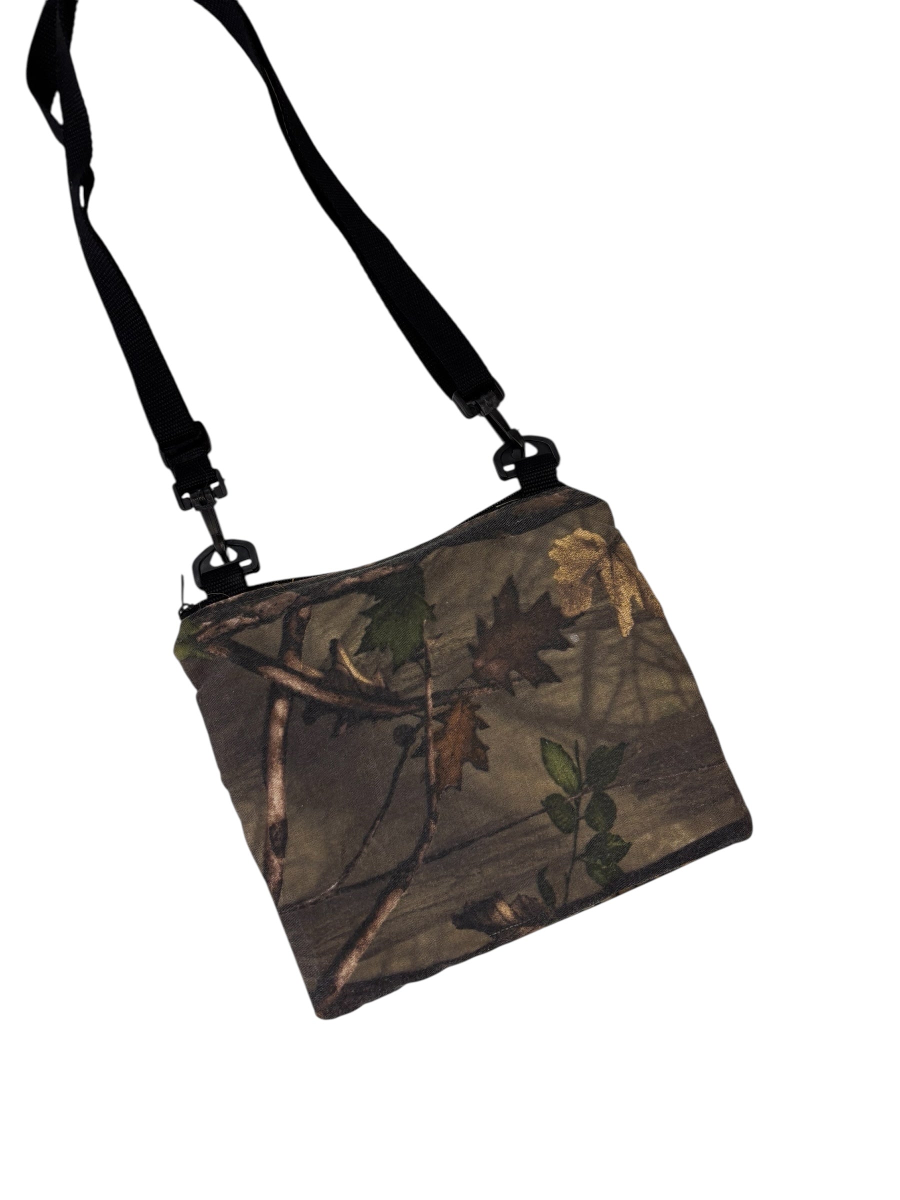 Carhartt Reworked side bag - Real tree