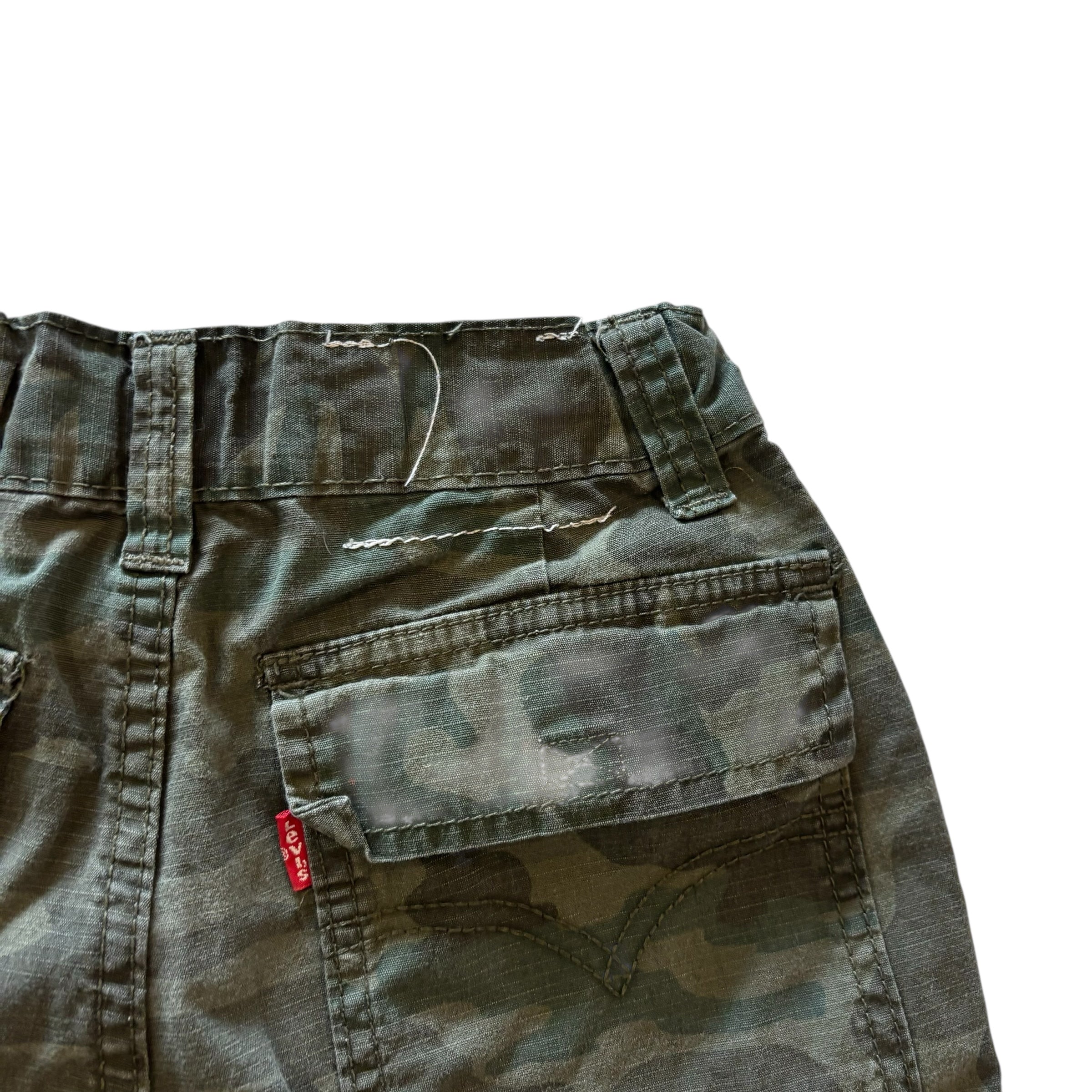 Levis Camo Shorts (8)